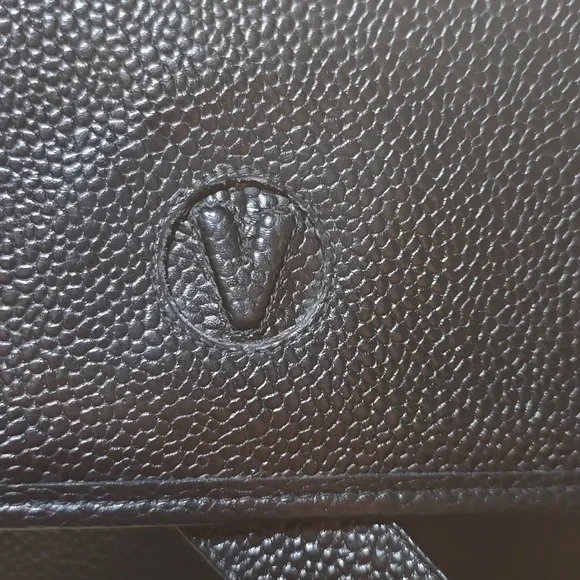 Elegant Mario Valentino Black Leather Unisex Shoulder Bag - Picture 8 of 8